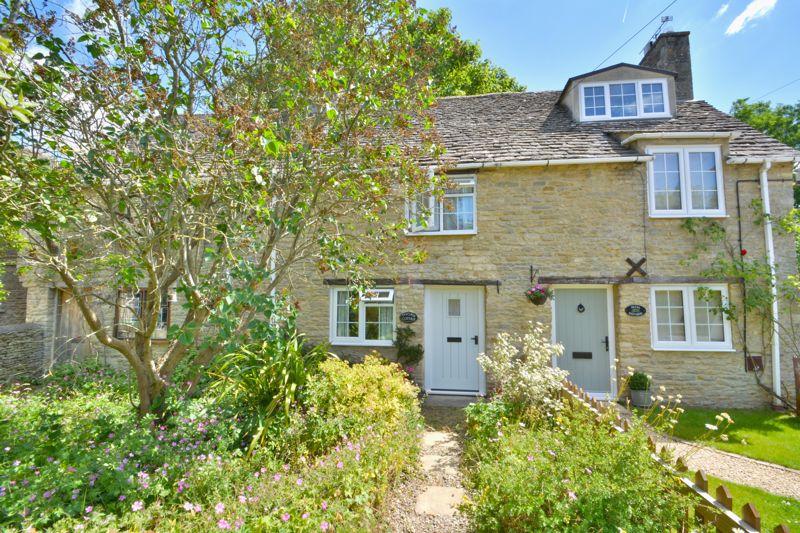East End, Fairford, Gloucestershire 2 bed terraced house £280,000