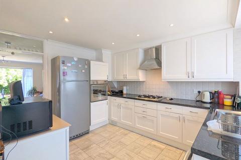 30 Horsham Road, Feltham, TW14 8LW