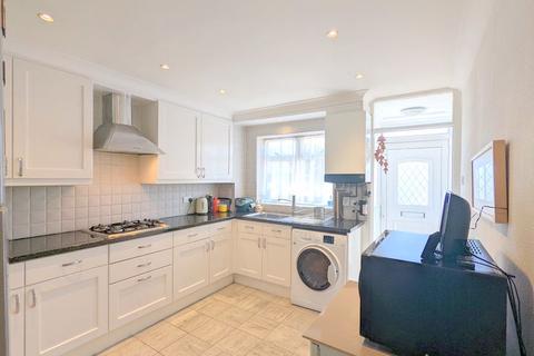 30 Horsham Road, Feltham, TW14 8LW