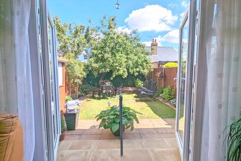 30 Horsham Road, Feltham, TW14 8LW