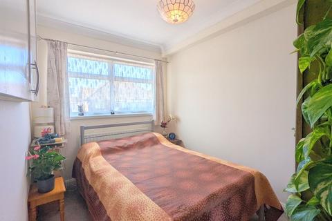 30 Horsham Road, Feltham, TW14 8LW