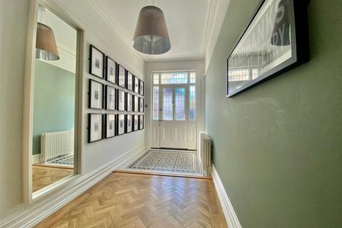 31 Beaulieu Road, Bournemouth, BH4 8HY