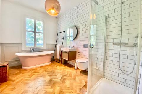 31 Beaulieu Road, Bournemouth, BH4 8HY