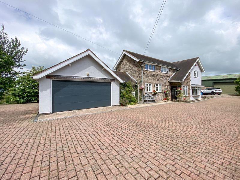 Marsh Farm, Stanways Lane, Biddulph Moor ST8 7LD 3 bed detached house