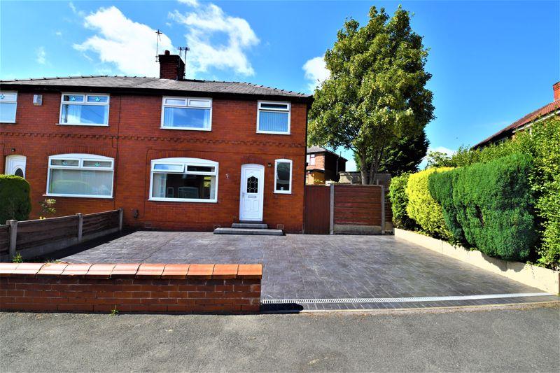 Branksome Drive, Salford 3 bed semidetached house £260,000