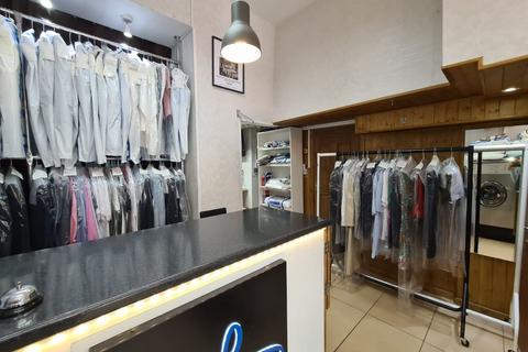 Shop to rent, Priory Road, London, N8