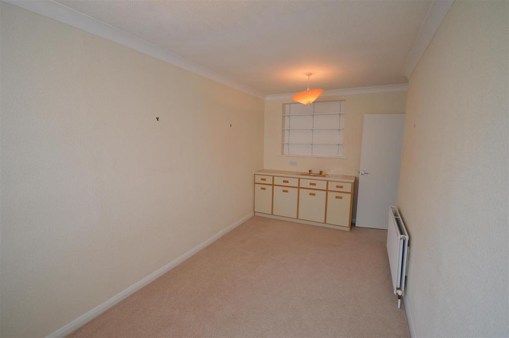 Sea View Drive, Scarborough, North... 4 bed detached house £300,000