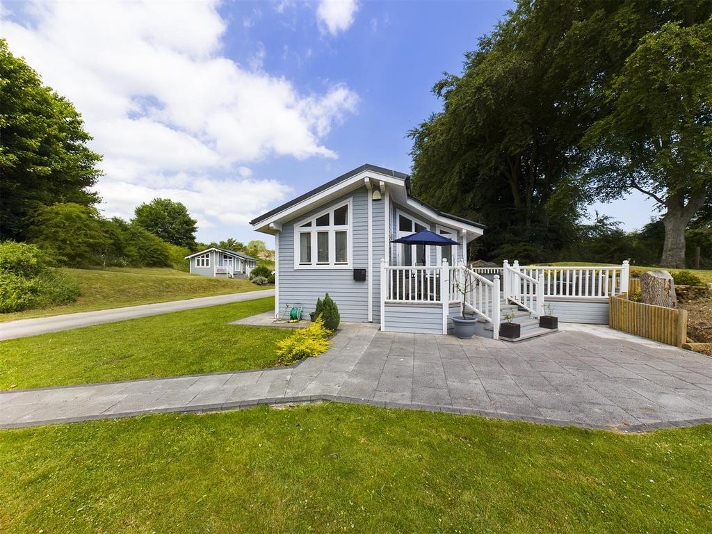 Saxon Park, Crossgates, Scarborough, North Yorkshire 3 bed park home for sale £160,000