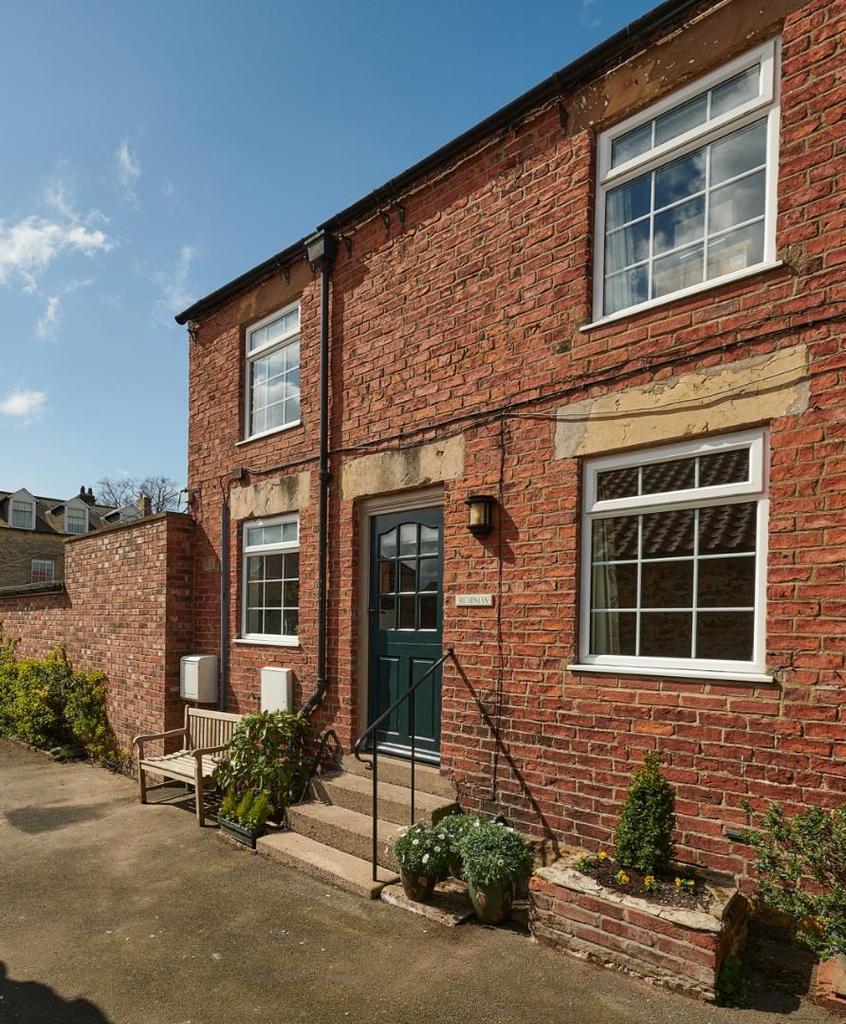 Eastgate, Pickering 2 bed end of terrace house for sale £210,000