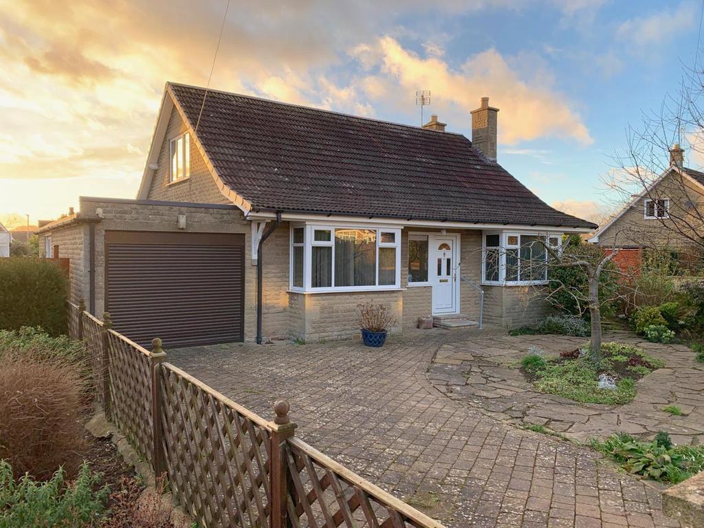 Middleton Road, Pickering 3 bed detached bungalow £345,000