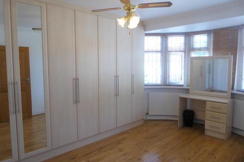 79 North Drive, Hounslow, TW3 1PT