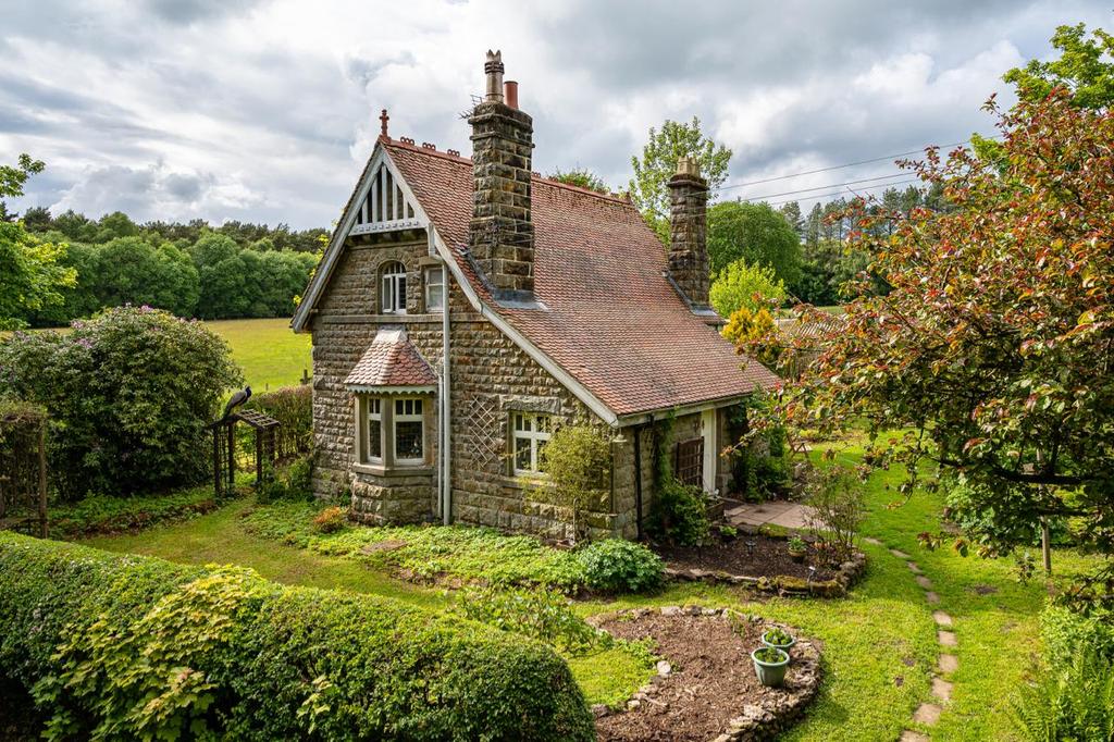 NewtonOnRawcliffe, Pickering 2 bed cottage £500,000