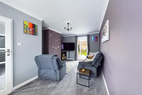 13 Bladon Road, Bridlington, YO16 7DY