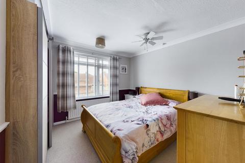 13 Bladon Road, Bridlington, YO16 7DY