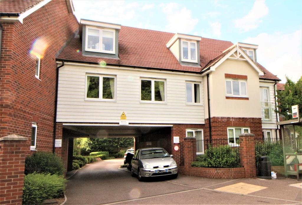 Broomstick Hall Road, Waltham Abbey 1 bed retirement property for sale