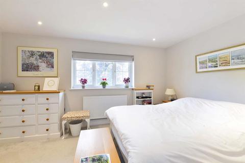 25b Dagden Road, Shalford, Guildford, GU4 8DD