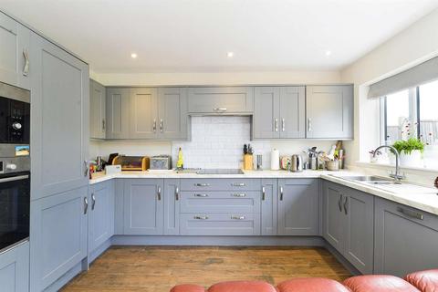 25b Dagden Road, Shalford, Guildford, GU4 8DD