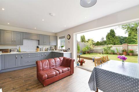 25b Dagden Road, Shalford, Guildford, GU4 8DD