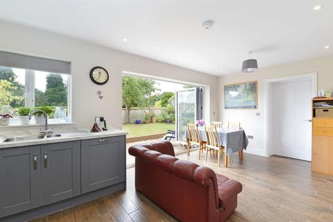 25b Dagden Road, Shalford, Guildford, GU4 8DD
