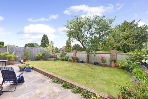 25b Dagden Road, Shalford, Guildford, GU4 8DD