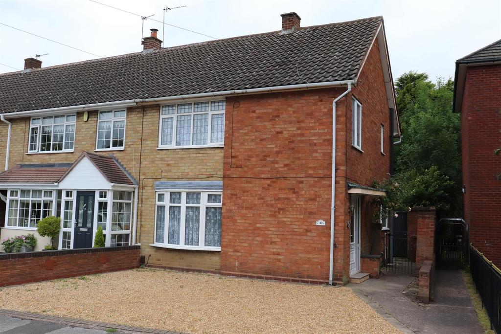 Grove Crescent, Pelsall 3 bed end of terrace house £215,000