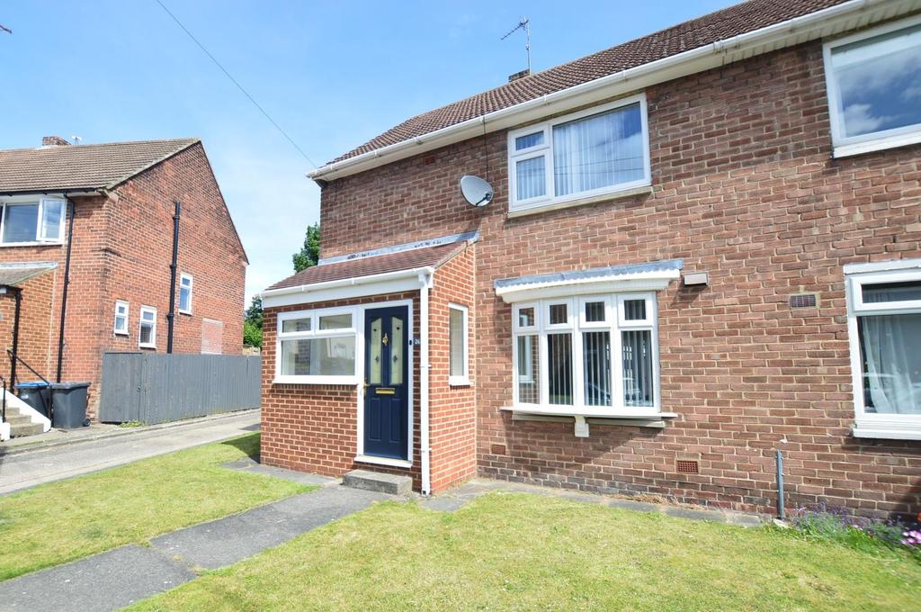 Gray Avenue, Durham 2 bed end of terrace house £645 pcm (£149 pw)