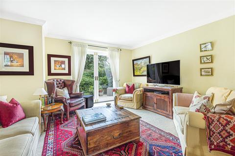 4 Cartbridge Close, Send, Woking, GU23 7EW