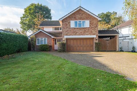 15 Birch Close, Send, Woking, GU23 7BZ