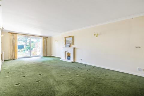 15 Birch Close, Send, Woking, GU23 7BZ