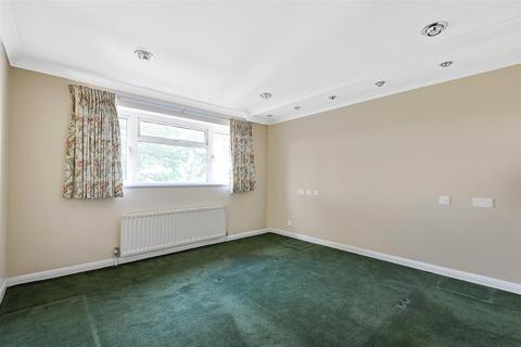 15 Birch Close, Send, Woking, GU23 7BZ