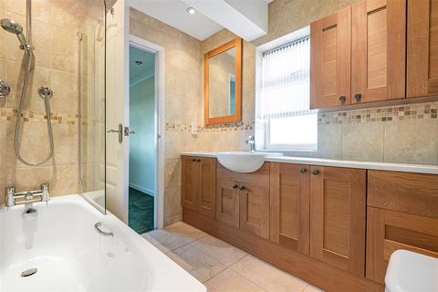 15 Birch Close, Send, Woking, GU23 7BZ