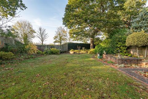 15 Birch Close, Send, Woking, GU23 7BZ