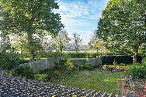 15 Birch Close, Send, Woking, GU23 7BZ