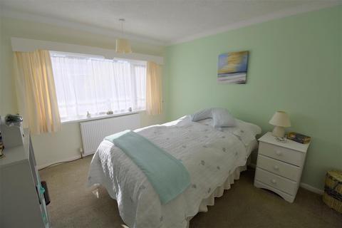 2 Bempton Close, Bridlington, YO16 7HL