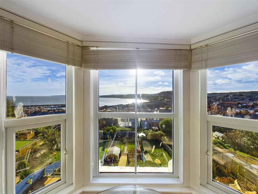 Castle Road, Scarborough, North Yorkshire 2 bed house for sale £170,000