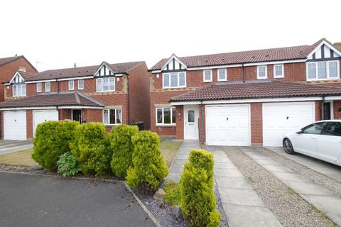 3 bedroom semi-detached house to rent, Aidan Close, Holystone, Newcastle upon Tyne