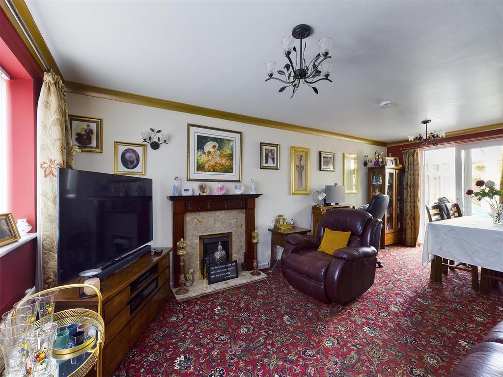 Edwardian Drive, Bridlington 3 bed detached house £230,000