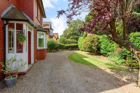 45 Hackness Road, Scarborough, YO12 5SD