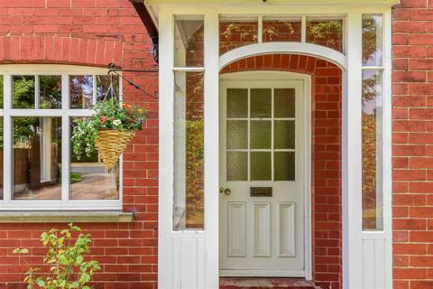 45 Hackness Road, Scarborough, YO12 5SD