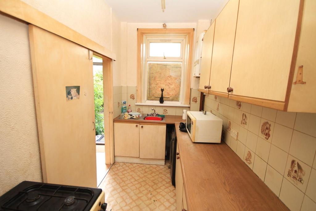 Lapage Street, Barkerend, Bradford 1 bed terraced house £45,000