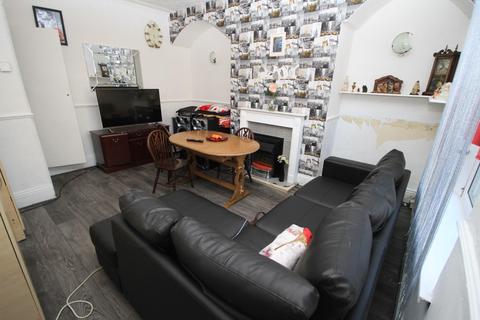 3 bedroom terraced house for sale - Southampton Street, off Otley Road, BD3