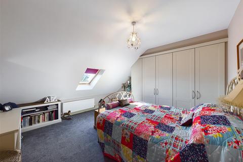 5 Paddock Close, East Ayton, Scarborough, YO13 9BN