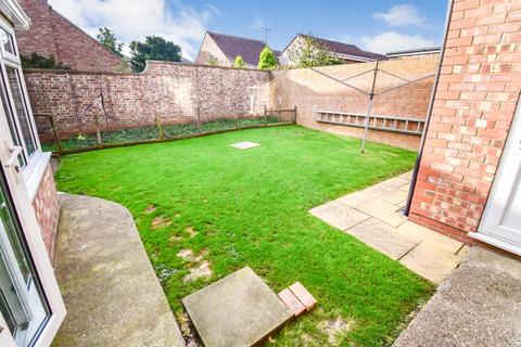 9 Bladon Road, Bridlington, YO16 7DY