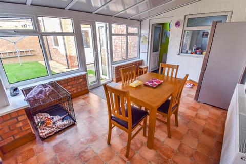 9 Bladon Road, Bridlington, YO16 7DY