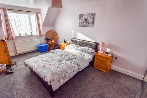 9 Bladon Road, Bridlington, YO16 7DY