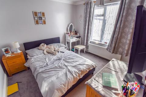 9 Bladon Road, Bridlington, YO16 7DY