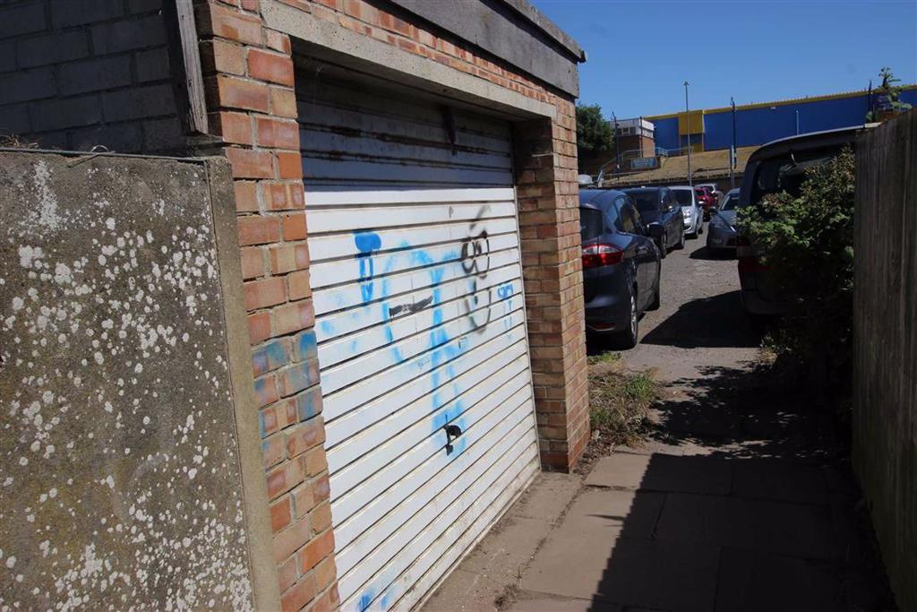 Fitzwilliam Street, Mablethorpe, Lincolnshire 3 bed end of terrace