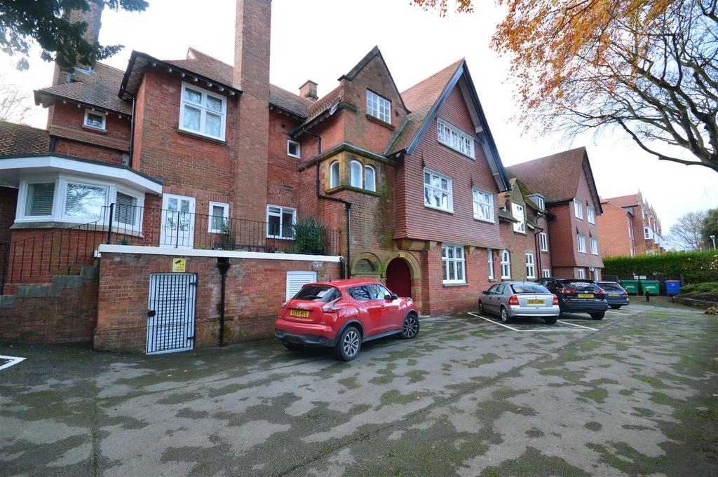 May Lodge Apartments, 27 Filey Road... 1 bed house £100,000