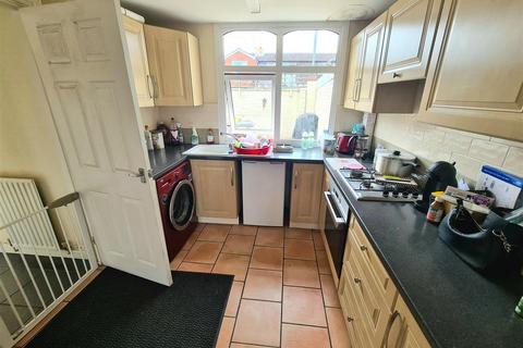 11 Thorntons Way, Nuneaton, CV10 8NR