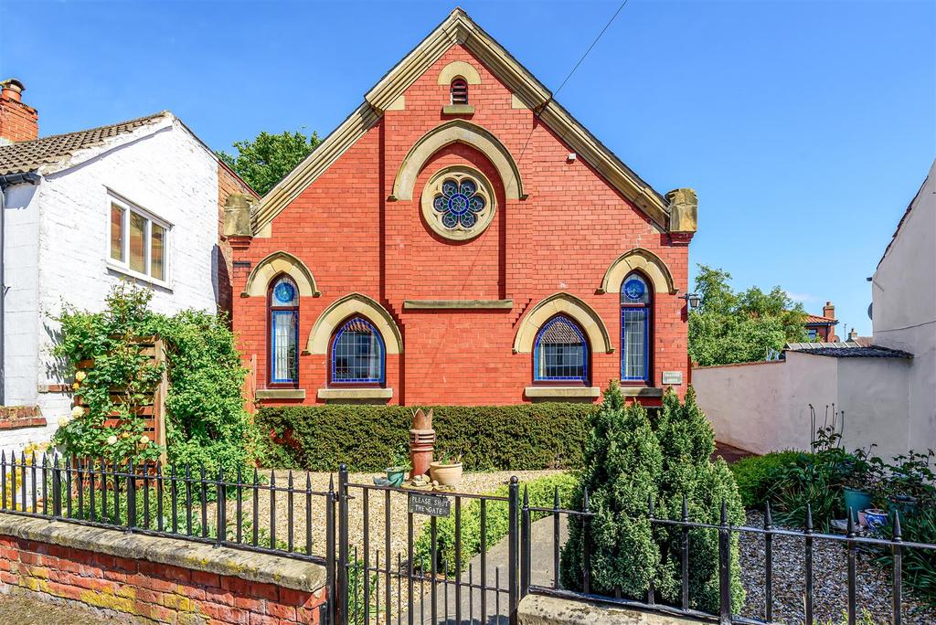 Chapter House, Front Street, Driffield, Yorkshire 3 bed detached house